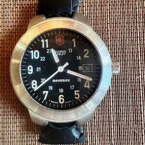 Vintage Men's Swiss Army Maverick Watch Face (No Band, Needs Battery)–Victorinox
